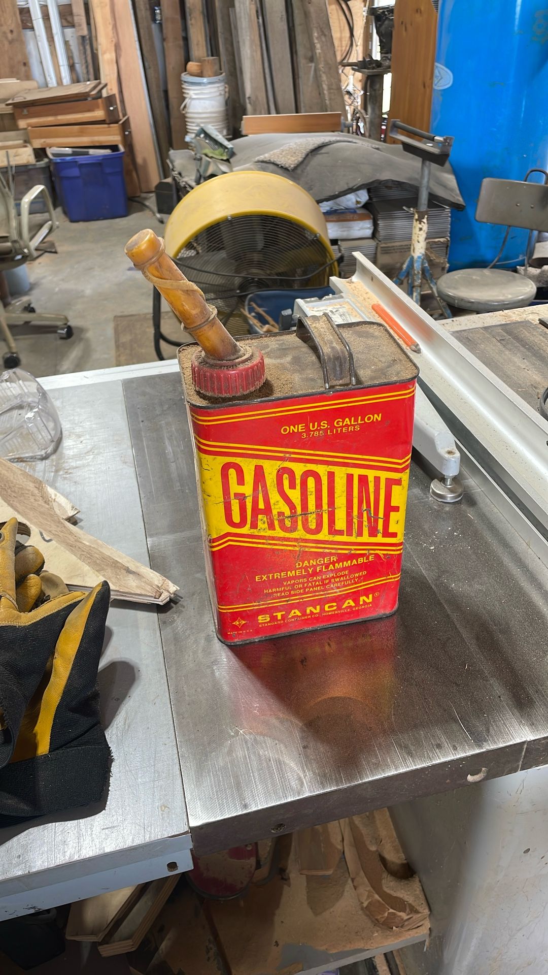 Old time gas can