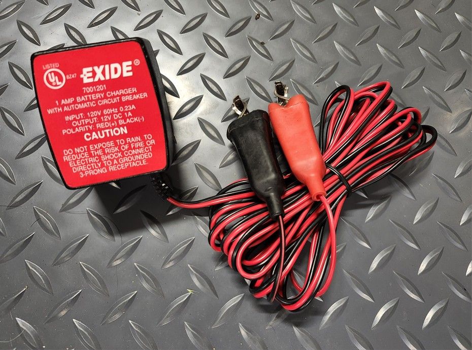EXIDE 1 Amp Battery Charger 