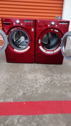 Nice set of electric washer and dryer in excellent condition