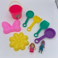 Colorful Beach Toy Set of 7 plus bonus for toddler Girls