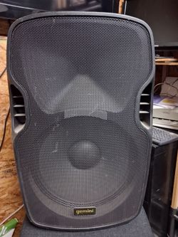 Powered Speakers 15"