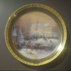 Thomas Kinkade Victorian Christmas 2001 Plate 3rd Issue Cherished Christmas Memories Series Gold Trim Collectible
