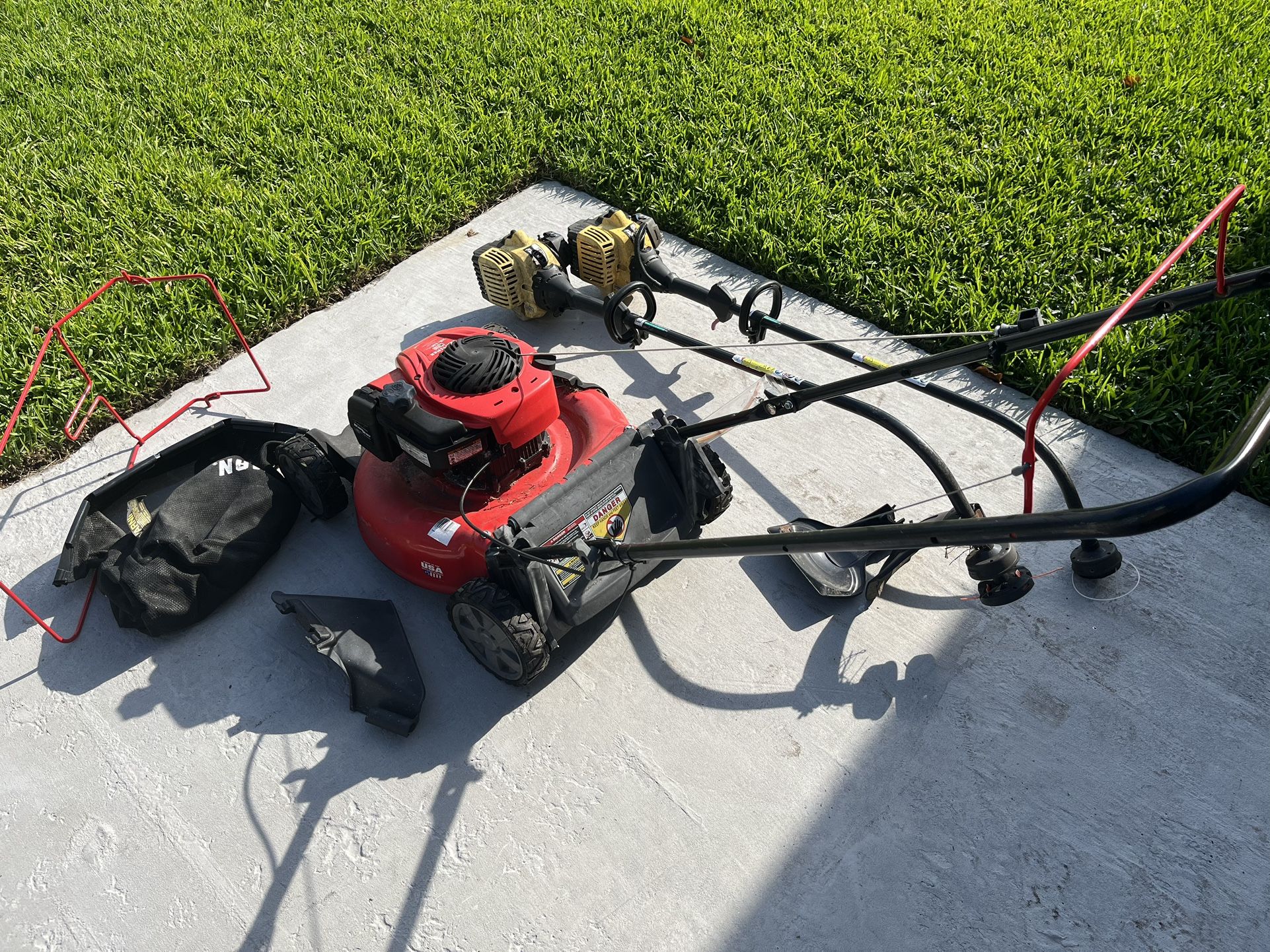 Craftsman Lawnmower And Bolens Weed Eater for Sale in Tampa,