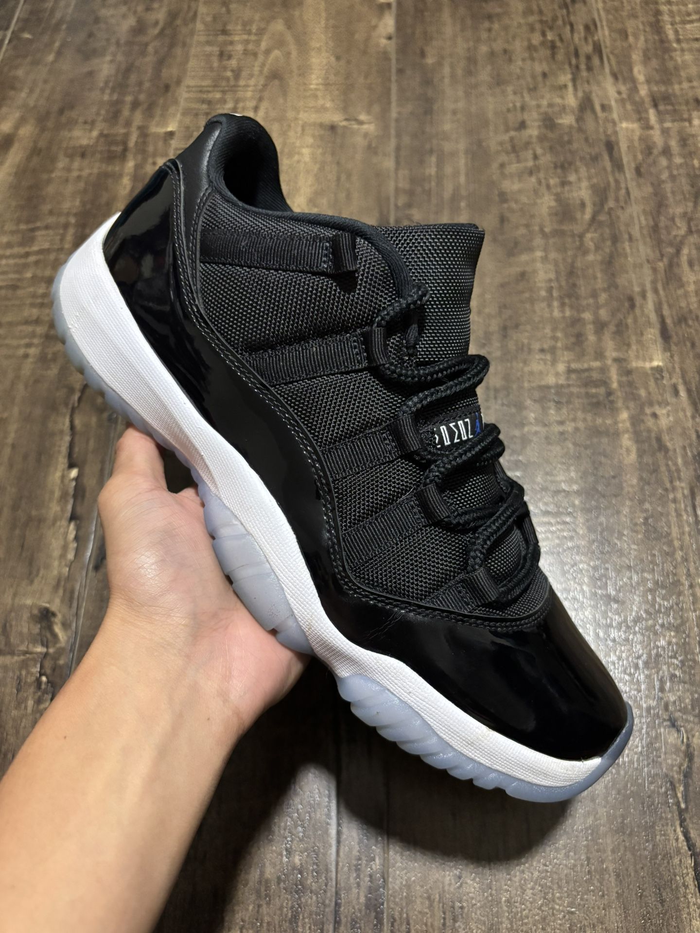 Jordan 11 Low Space Jam