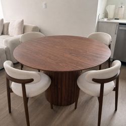 Perfect 47” round dining set + 4 wood chairs