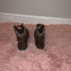 Girl boots size 2