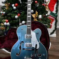 Gretsch Guitar G6136T LTD 140th Falcon Hollowbody Electric Guitar With Bigsby Two-Tone Platinum