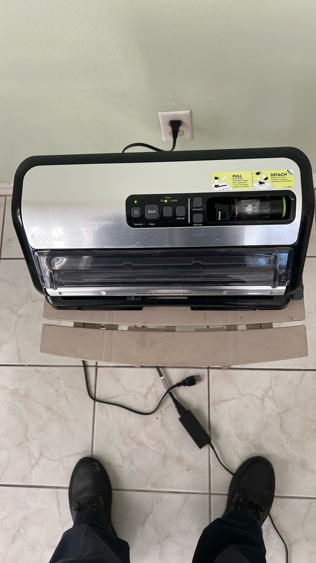 Food Saver. Vacuum And Seals