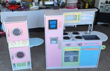 Child's kitchen set