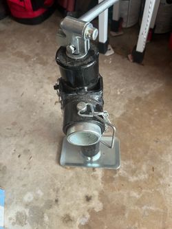 NEW 2,000 lb Swing-Back Trailer Jack with Flat Foot – Like New