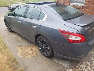 2011 Nissa Maxima *FULLY LOADED*