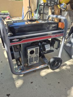 Briggs Stratton 3500W Generator Like NEW