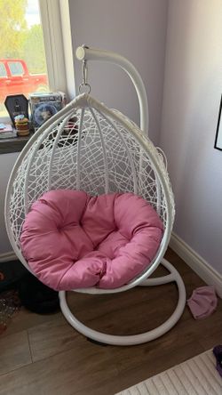Kids egg swinging chair