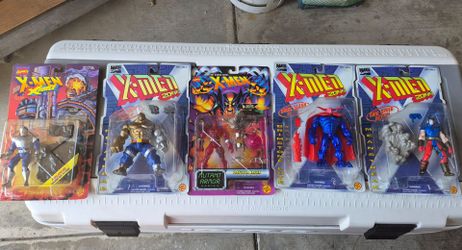 Lot of 5 X-Men Action Figures MOC ToyBiz