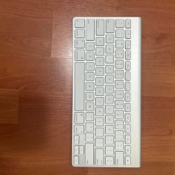 APPLE Wireless keyboard
