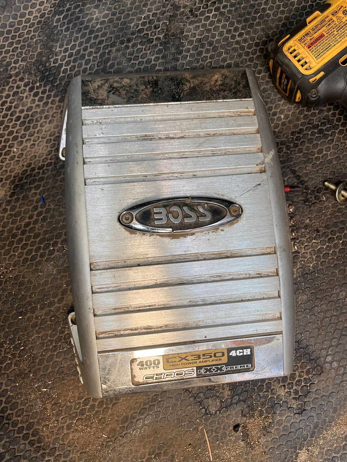 CX350 Chaos Exxtreme 400 watts boss amplifier open to trades or make an offer Boss Amplifiers 4 Channels 400 Wattsx2