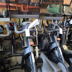 Nordictrack X24 bike - 2025 model - incline decline function- Peloton like 