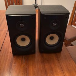 Bookshelf Speakers 