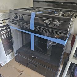 GE  NEW STOVE AND DISHWASHER  4SALE