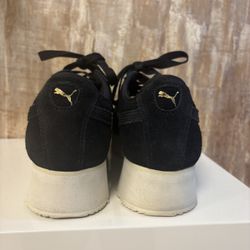 Used Black Puma For Woman