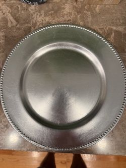 8 new silver colored chargers