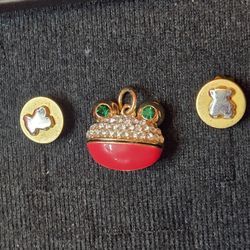 Red Frog Pendant And Earrings 