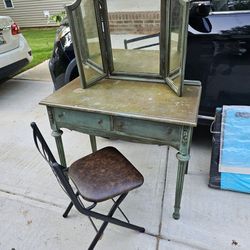 Vintage Vanity Desk With Spindle Legs And Chair Make Offer