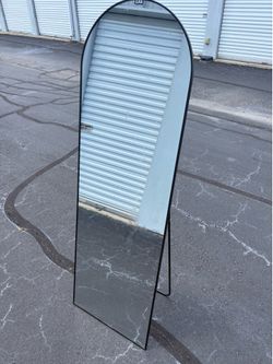 Standing mirror
