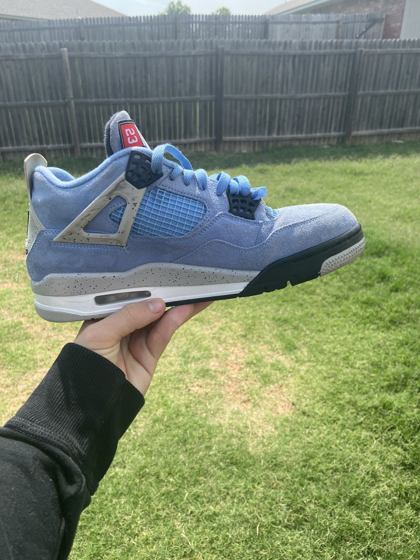 Jordan 4 Retro University Blue