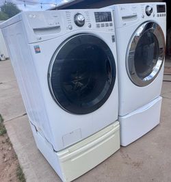 LG Front Load Washer and electric Dryer Set