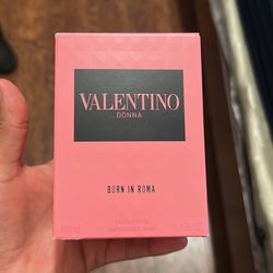 Valentino Born In Roma New Women 