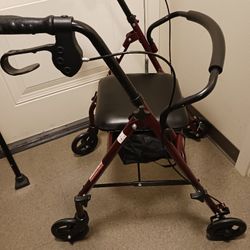 Walker Medline Medical Walker Professional Series Indoor Outdoor Use Gently Used  Storage 🎒 Foldable 🛄 🧳 