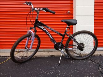 Schwinn Sidewinder Mountain Bike Girls 21 Speed 24" Tires 14" Frame
