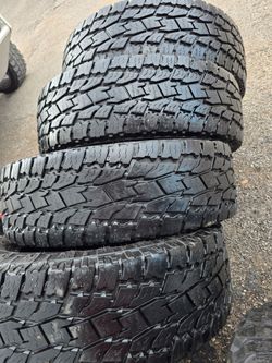 Tires toyo 90% size 285 75 18LT 10ply