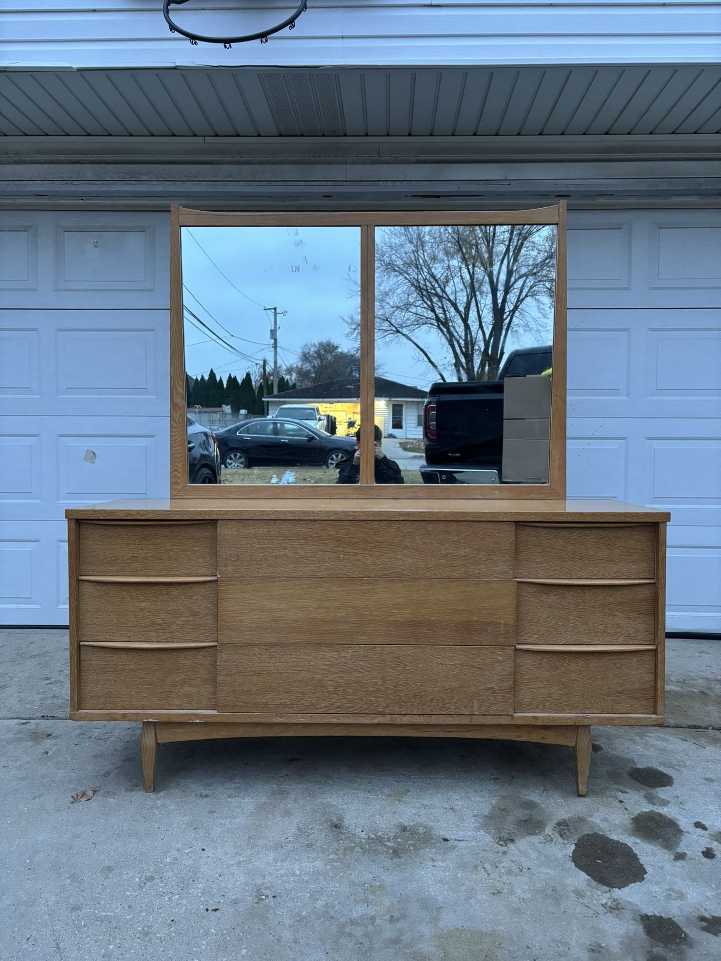 ‼️Kent Coffey The Escort Line 9 DRAWER DRESSER WITH MIRROR‼️FOR SALE 500$ OR BEST OFFER‼️DELIVERY🚚✅