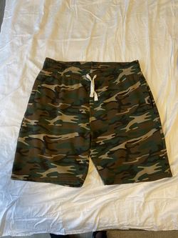Camo fleece shorts/ Large