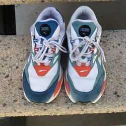 Pumas Size 9