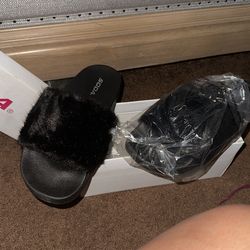 New soda sandals Size 8