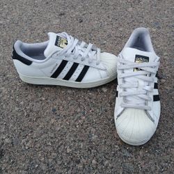 Adidas Superstor Size 5