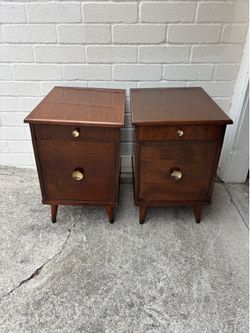 Vintage Mid Century pair of Nightstands