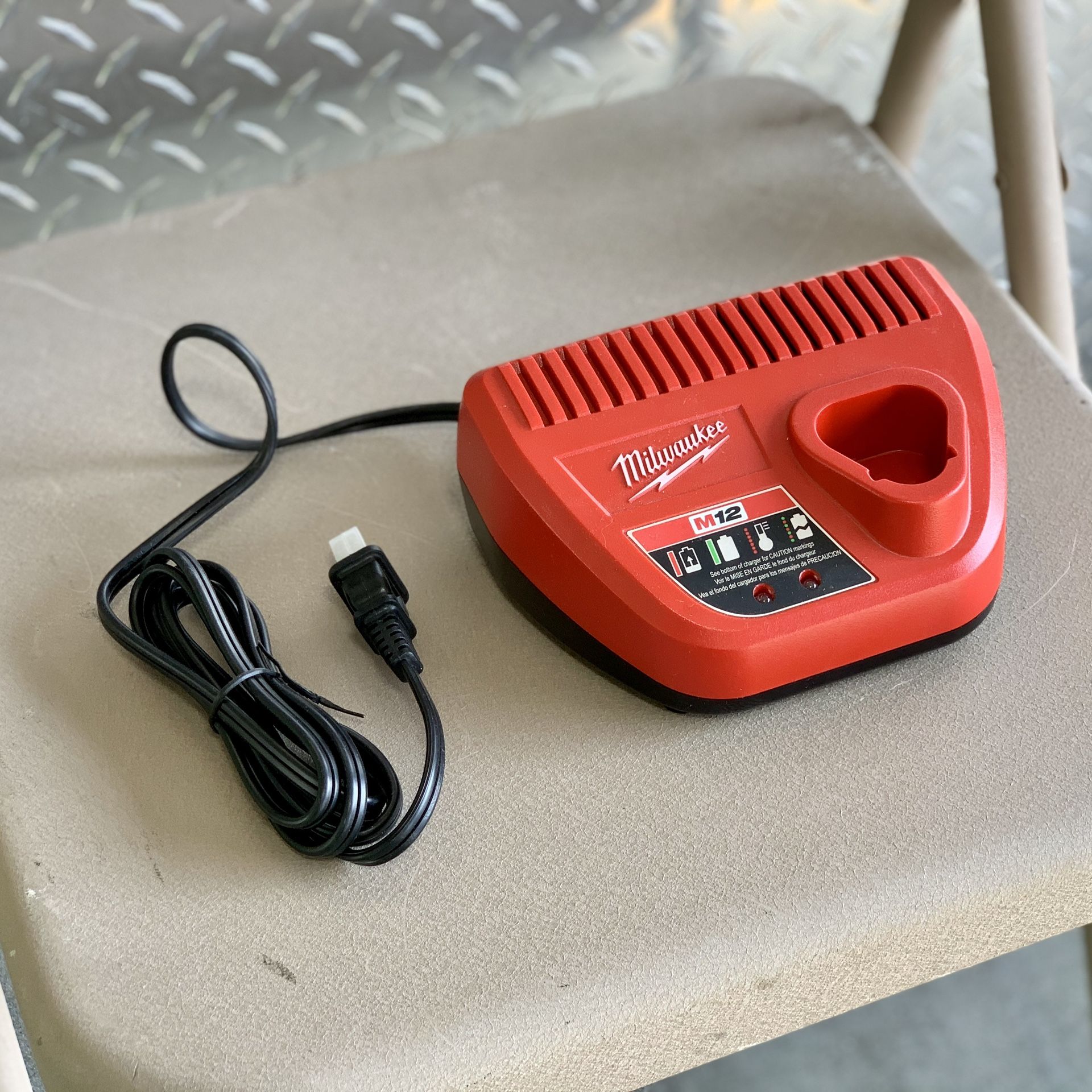 Milwaukee M12 charger