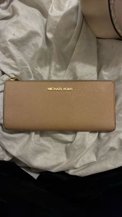 Michael Kors jet set travel wallet