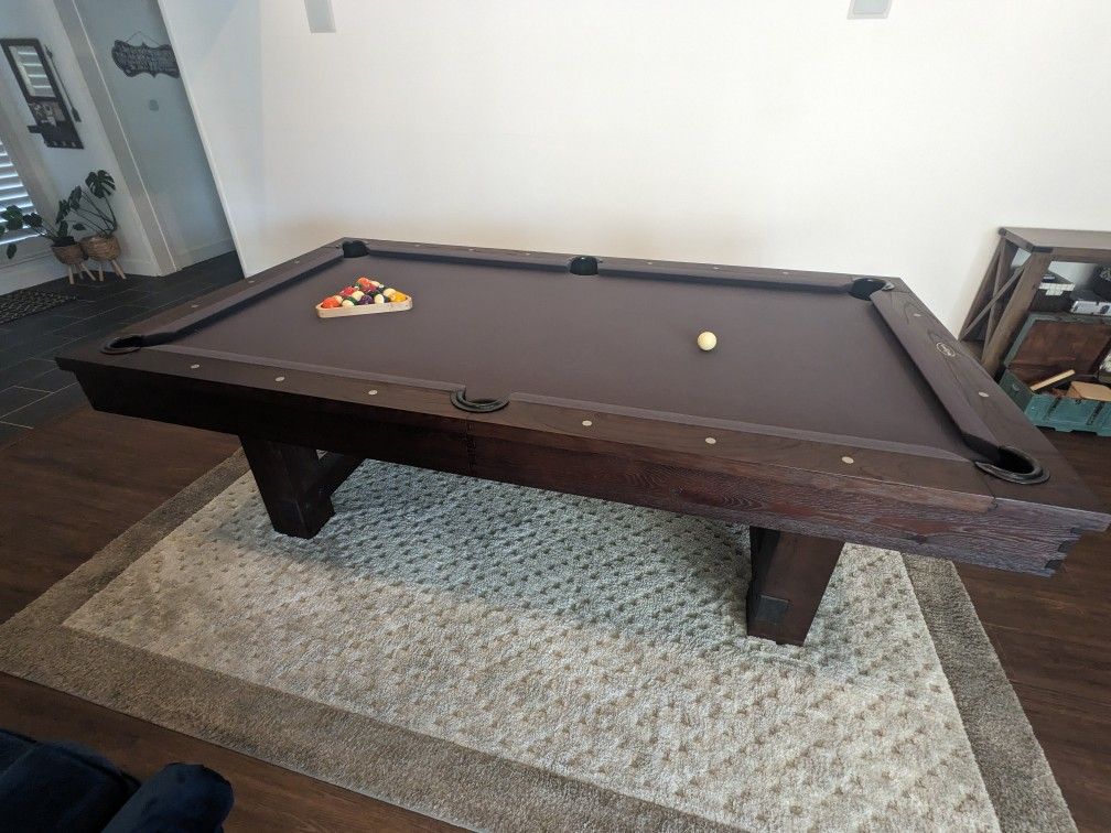 8' Imperial “Reno” Pool Table – Rustic Dark Chestnut – Excellent Condition – Complete Set
