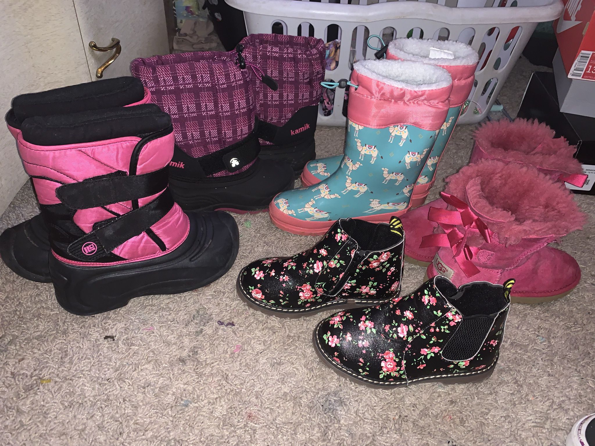 Girls shoes/Boots  Make An Offer 