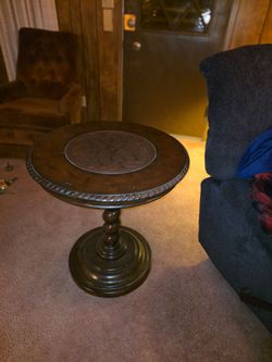 Dark Wood Round Pedestal Side Table