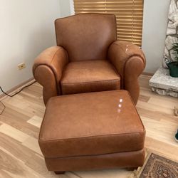 Luxurious Leather Chair & Ottoman - Like New - Thomasville