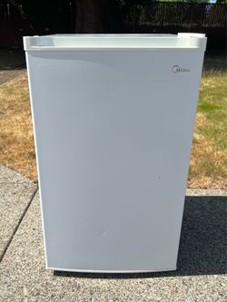 Midea Compact Freezer
