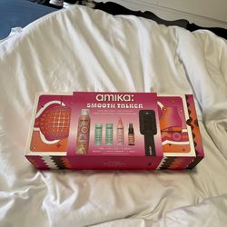 Amika Blow Dryer Brush & Gift Set 