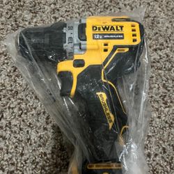 12V.  Max BRUSHLESS 3/8 DRILL DRIVER