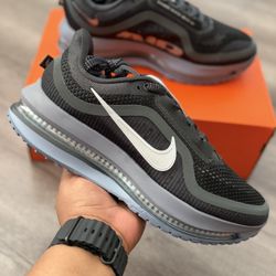 Nike Pegasus Premium Size 8 , 8.5 